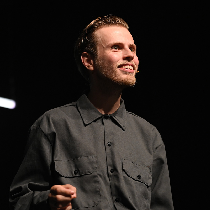 Daniël van den Brink op het podium