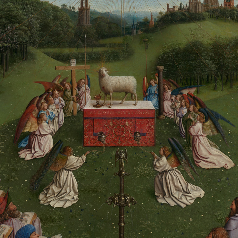 Een lam op een rode kist met daaromheen engelen