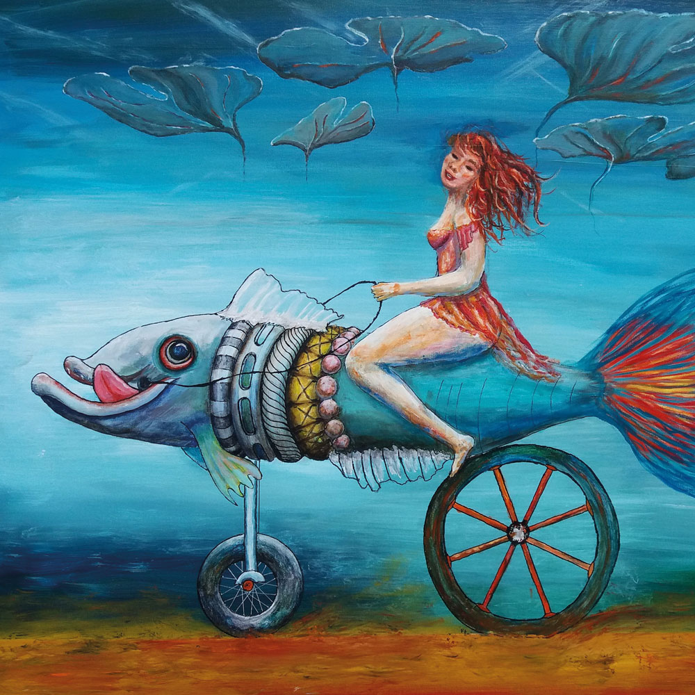 een mevrouw op een vehicle in de vorm van een vis