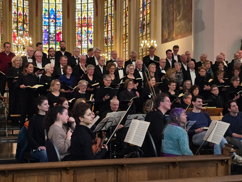 Bachkoor zingt in een kerk