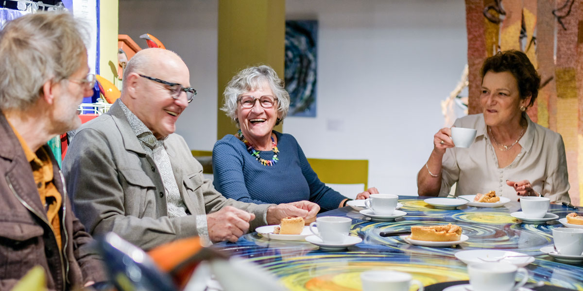 publiek kijkt naar een voorstelling